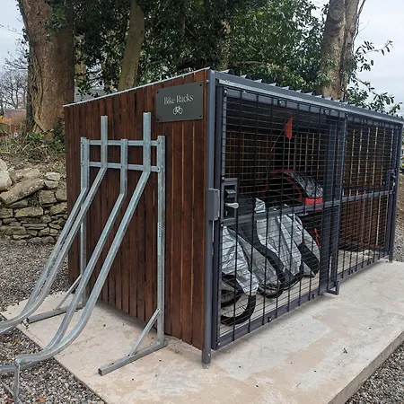 Alice House Stone Cross Mansion *