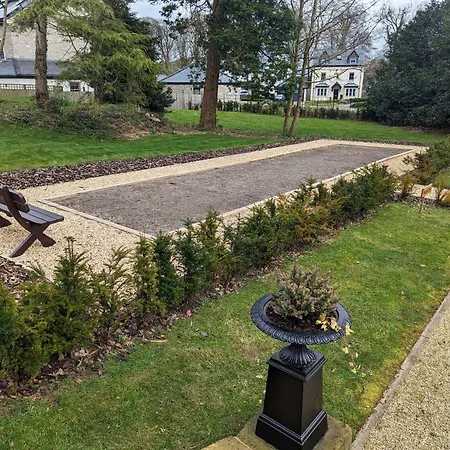 Alice House Stone Cross Mansion Holiday home *