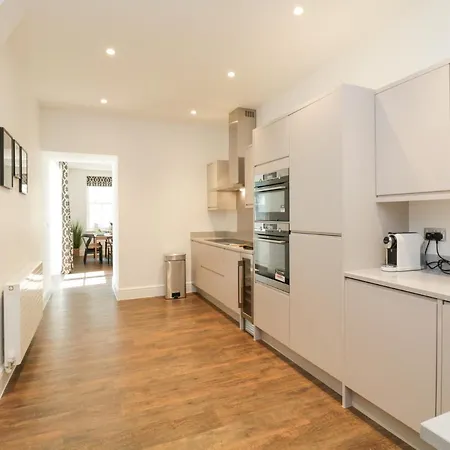 Alice House Stone Cross Mansion *