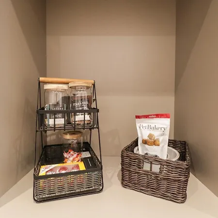 Alice House Stone Cross Mansion