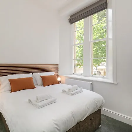 Alice House Stone Cross Mansion *