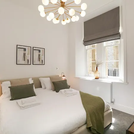 Alice House Stone Cross Mansion