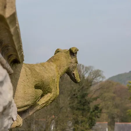 Alice House Stone Cross Mansion